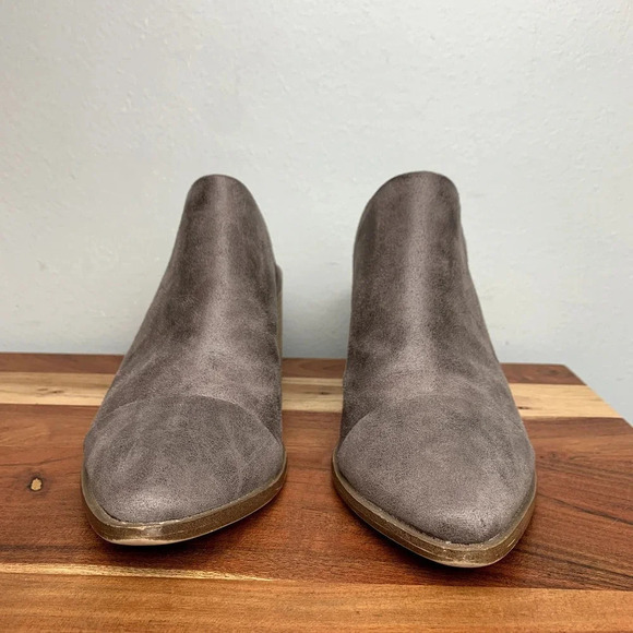 Report Tisha Faux Suede Leather Mules Clogs Pointed Toe Gray Taupe Shoes sz 7.5 - Picture 3 of 12